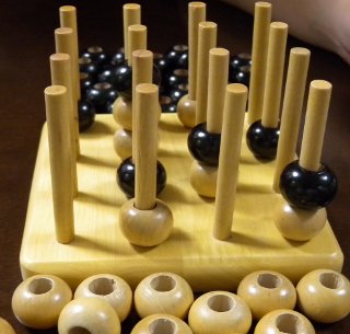 立体四目並べ >／ Score Four