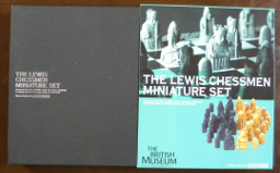 海洋堂のレプリカ版のパッケージ