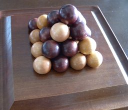 PYLOS 黒が頂点に置いて勝ち